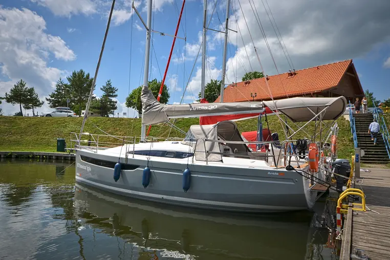 Mazury czarter - Antila 30