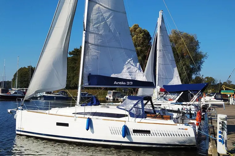 Mazury czarter - Antila 33