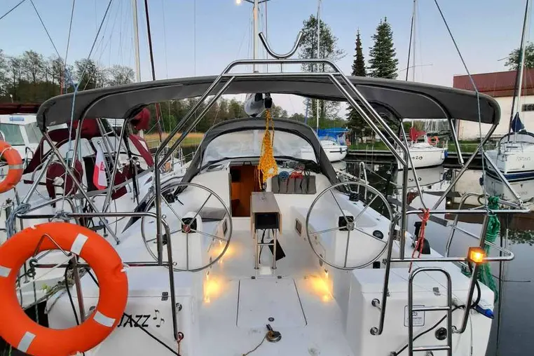 Mazury czarter - Antila 33