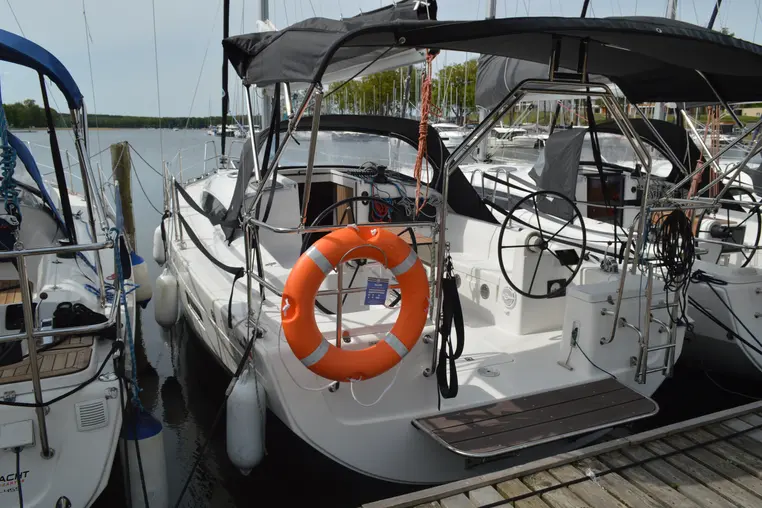 Mazury czarter - Antila 33