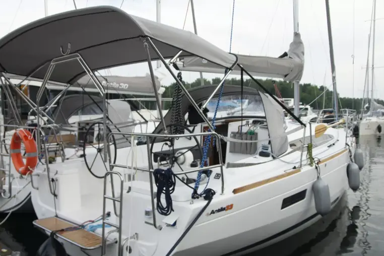 Mazury czarter - Antila 33