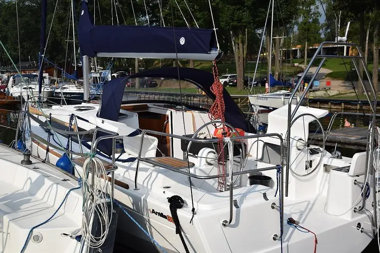 Mazury czarter - Antila 33