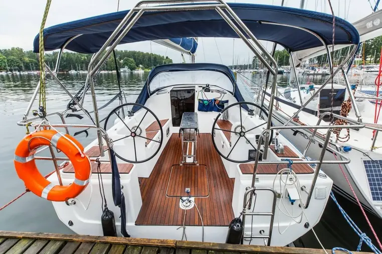 Mazury czarter - Antila 33