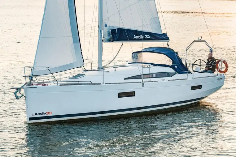 Mazury czarter - Antila 33