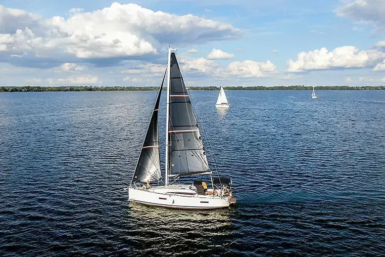 Czarter jachtu żaglowego Antila 33