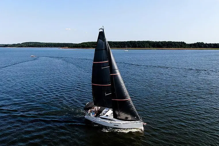 Mazury czarter - Antila 33