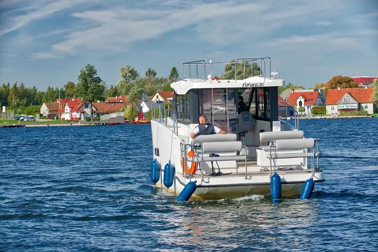 Czarter houseboatu Futura 36