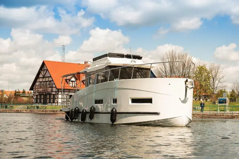Czarter jachtu motorowego Futura 40