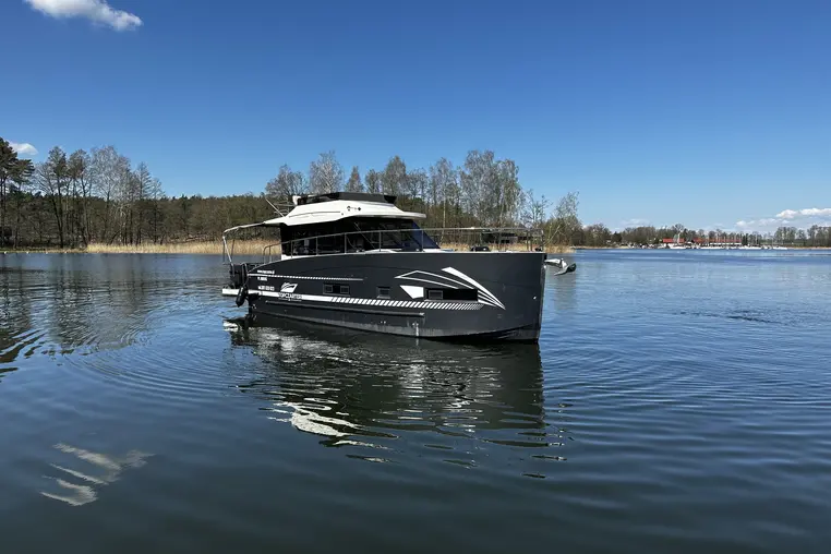Czarter houseboatu Futura 40