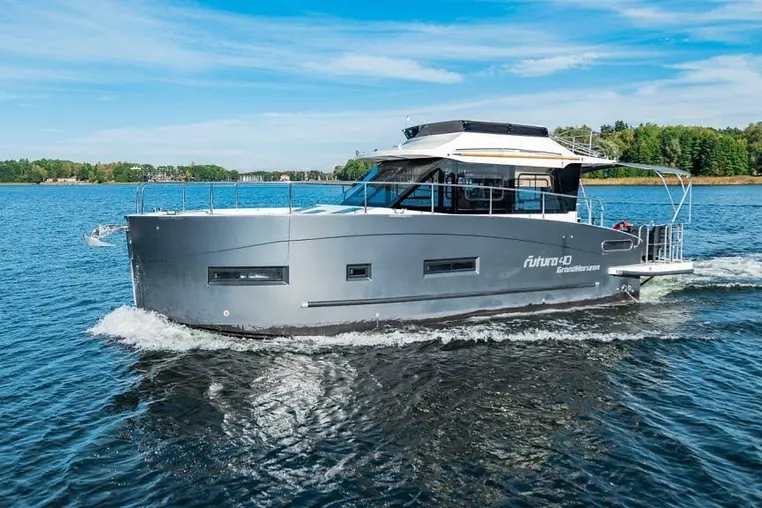 Czarter houseboatu Futura 40