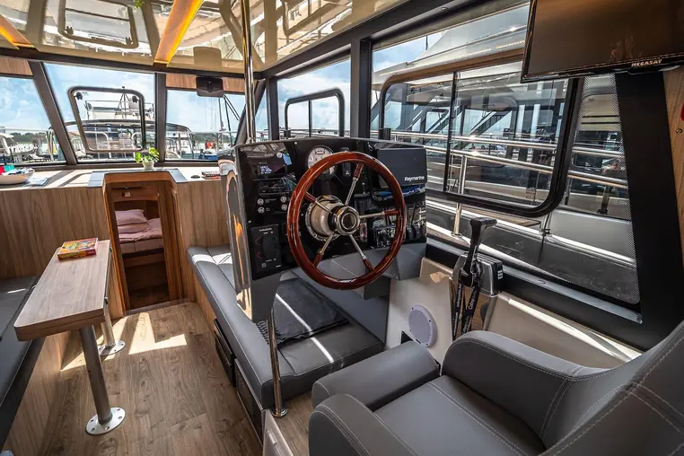 Czarter jachtu motorowego Futura 40
