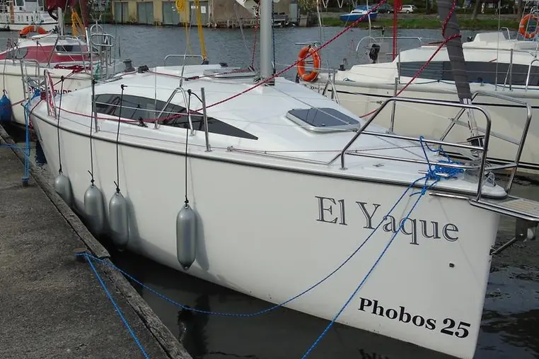 Mazury czarter - Phobos 25