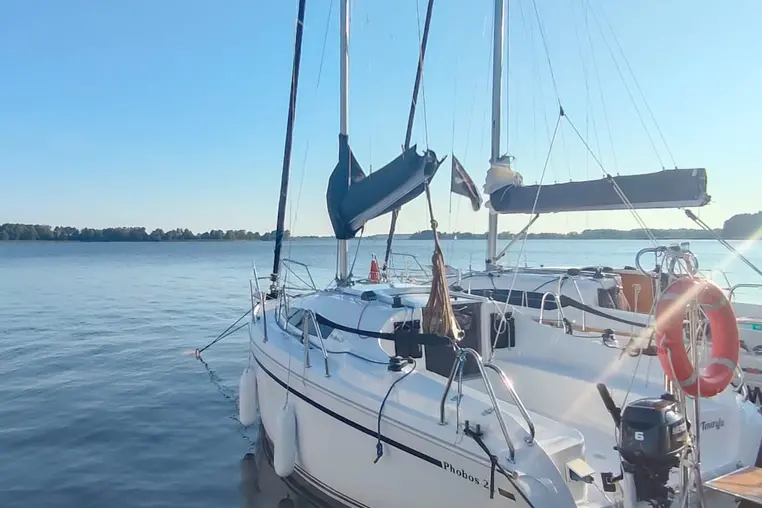 Mazury czarter - Phobos 21