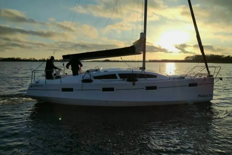 Mazury czarter - Phobos 34