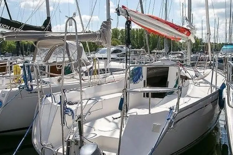 Mazury czarter - Phila 880