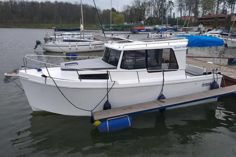 Czarter houseboatu Quest 825