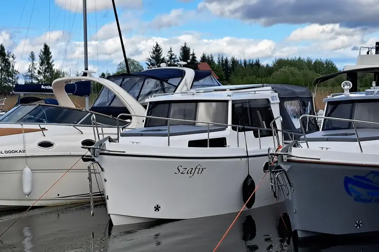 Czarter jachtu motorowego Quest 825