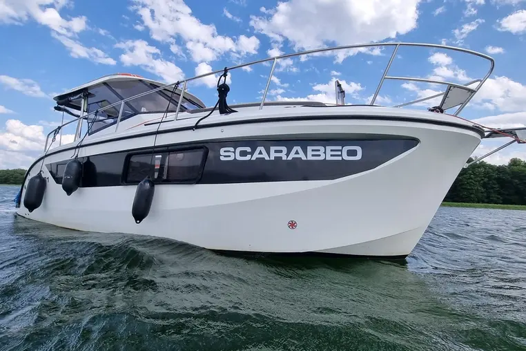 Czarter jachtu motorowego Futura 900
