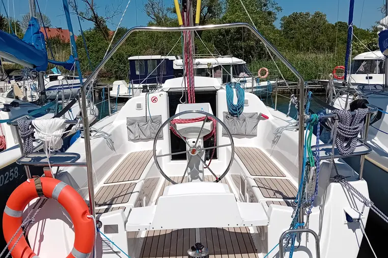 Mikołajki czarter - Mariner 31