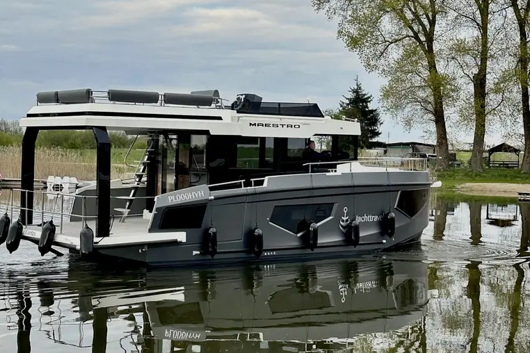 Czarter houseboatu Maestro 42