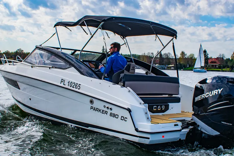Czarter jachtu motorowego Parker 690
