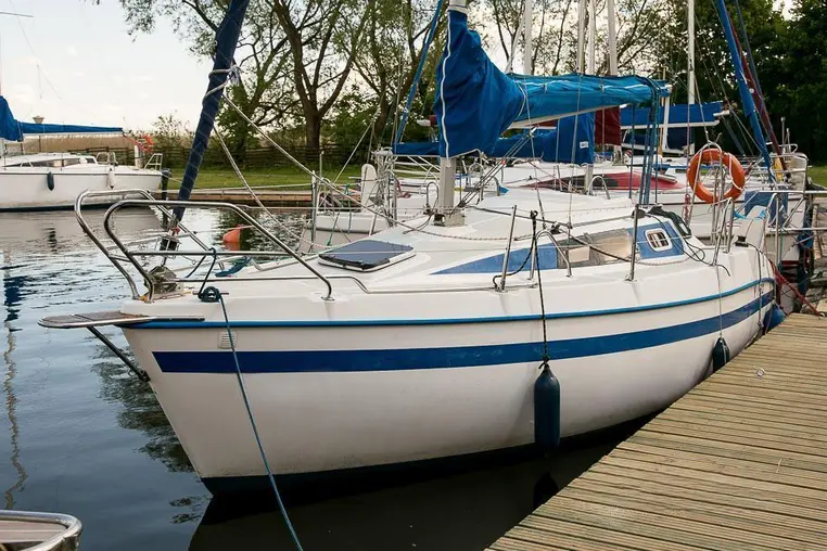 Mazury czarter - Tes 678 BT