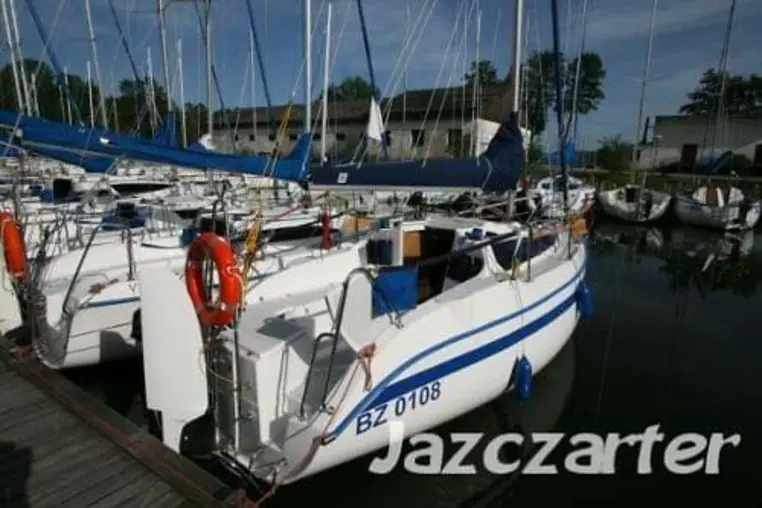 Mazury czarter - Tes 678 BT
