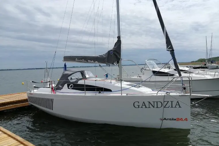 Mazury czarter - Antila 24.4