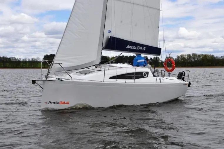 Mazury czarter - Antila 24.4