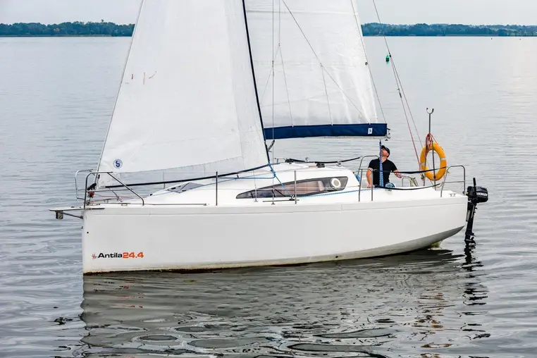 Mazury czarter - Antila 24.4