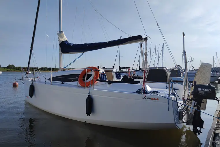 Mazury czarter - Antila 24.4