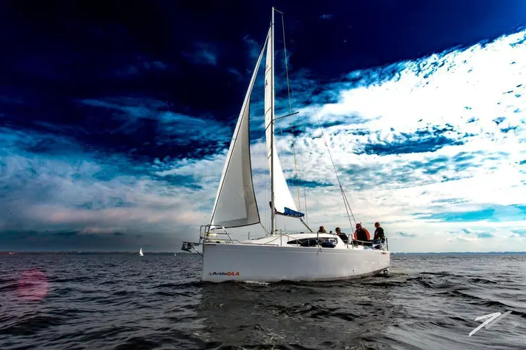 Mazury czarter - Antila 24.4