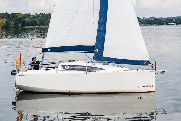 Mazury czarter - Antila 24.4