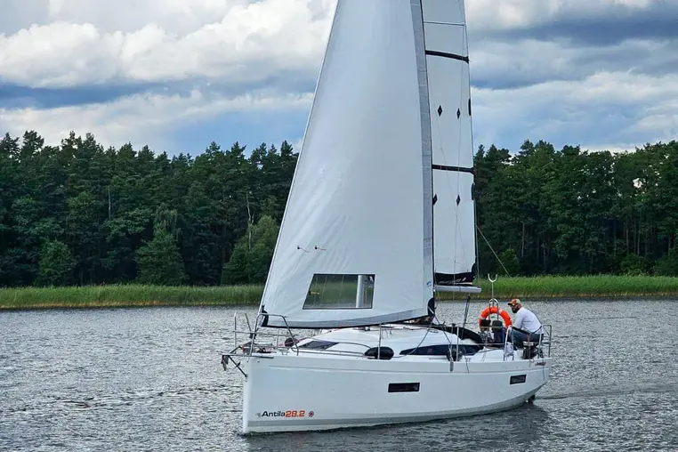 Mazury czarter - Antila 28.2