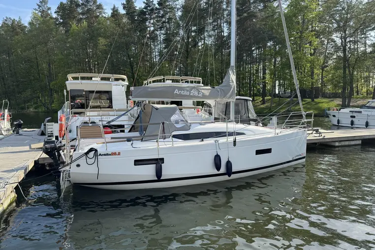 Mazury czarter - Antila 28.2