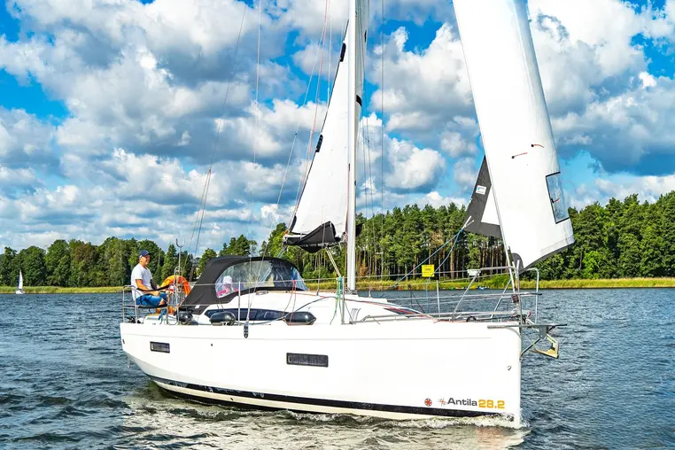 Mazury czarter - Antila 28.2