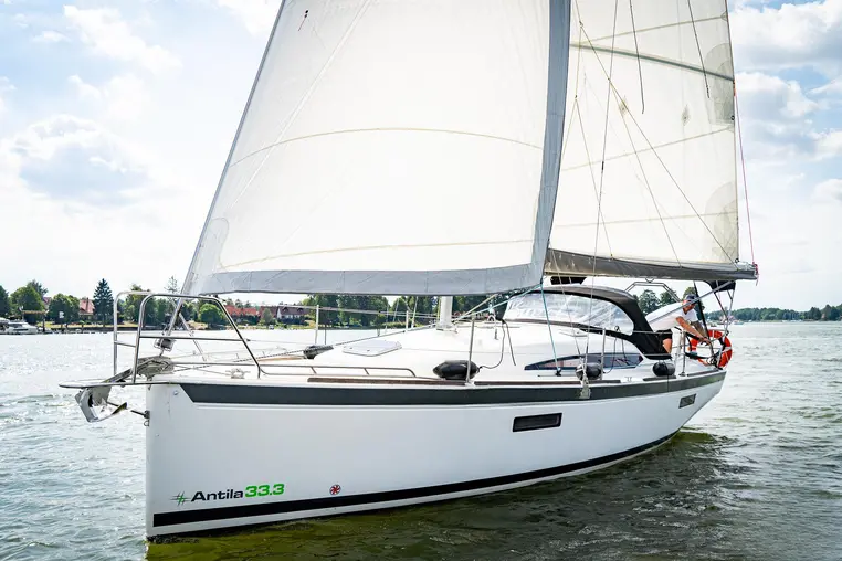 Mazury czarter - Antila 33.3