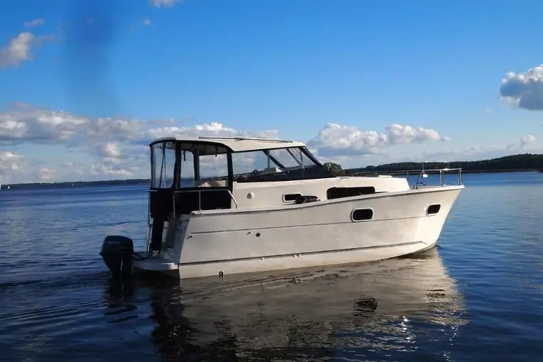Czarter jachtu motorowego Nautika 830