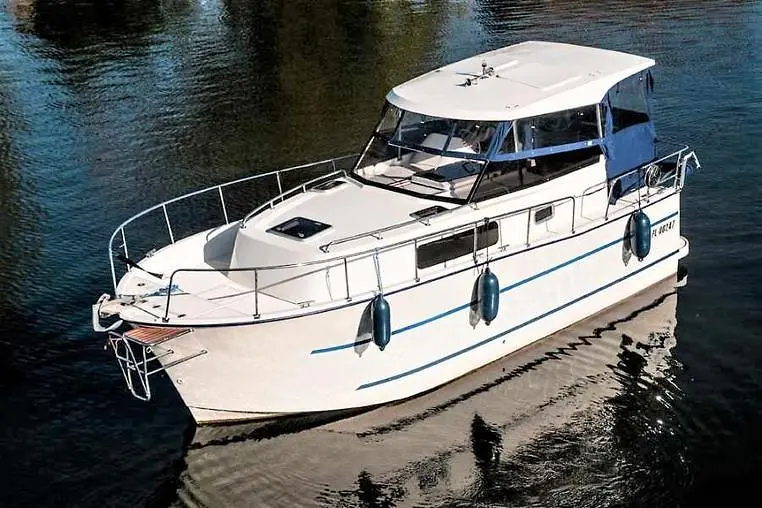 Czarter houseboatu Nautika 830