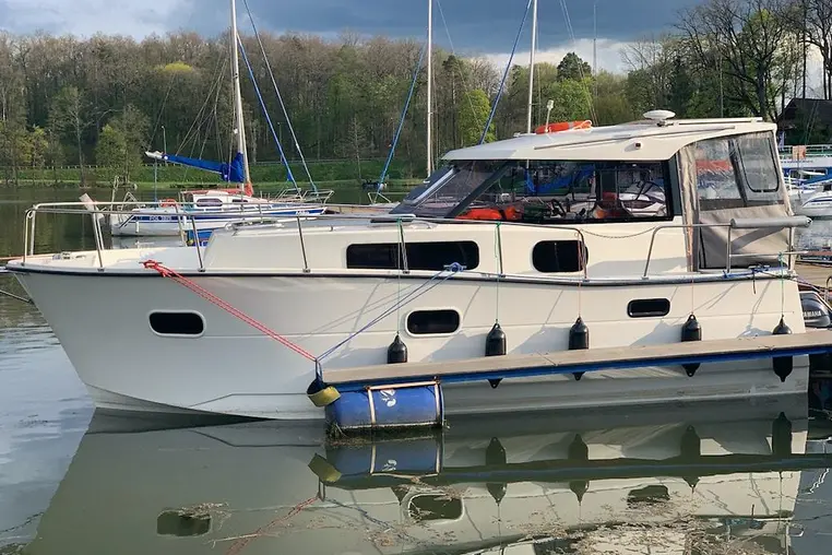 Czarter jachtu motorowego Nautika 830