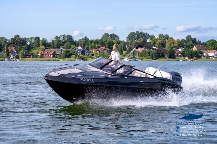 Czarter jachtu motorowego ST Tropez 6