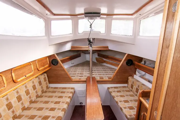 Mazury czarter - Sunhorse 25