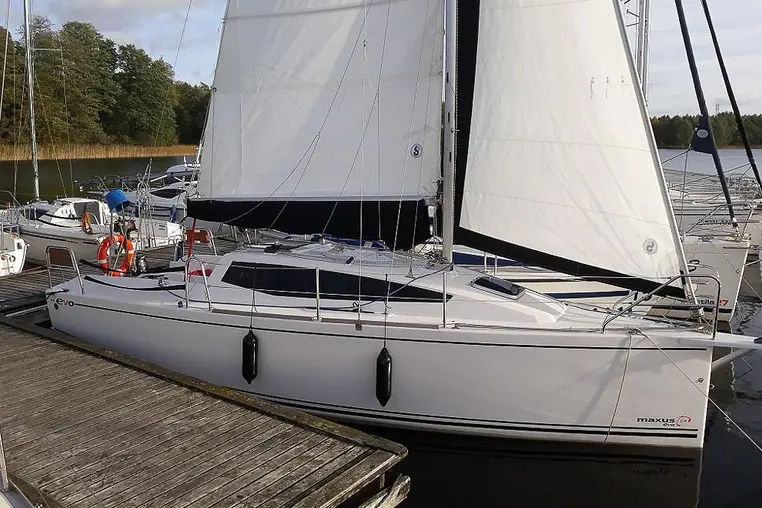 Piękna Góra czarter - Maxus 24 Evo