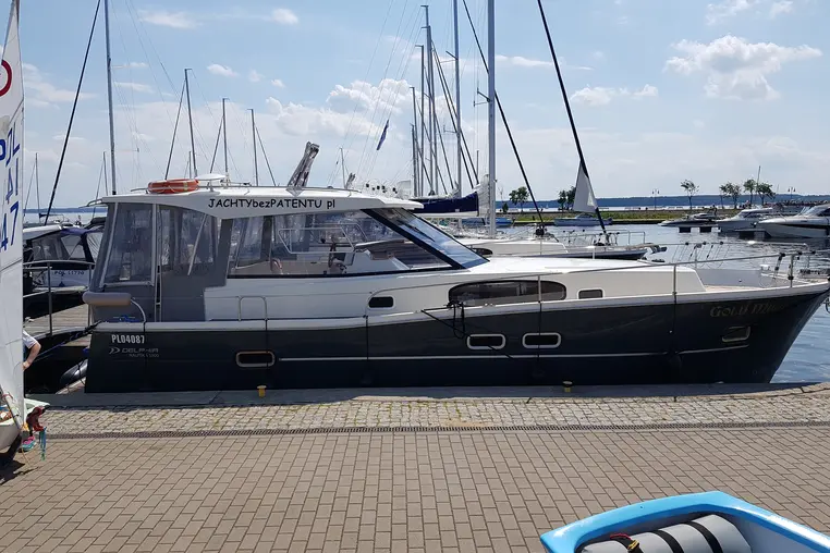 Czarter jachtu motorowego Nautika 1000