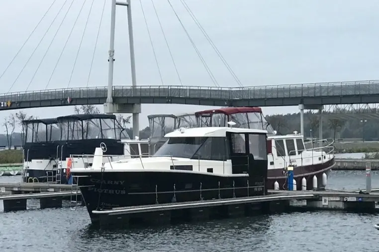 Czarter jachtu motorowego Nautika 1000
