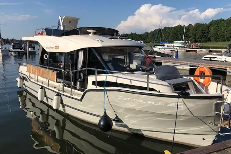 Czarter jachtu motorowego SunCamper 35