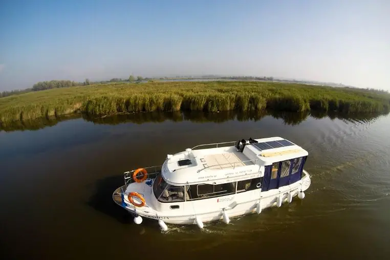 Czarter houseboatu SunCamper 30