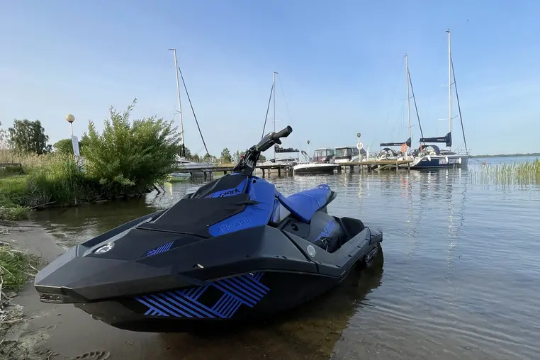 Czarter jachtu motorowego Sea-Doo Spark Trixx 3up 90